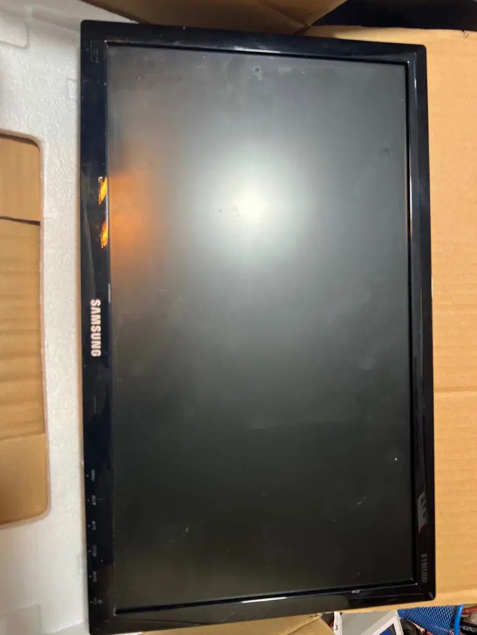 مانیتور ۱۹اینچ سامسونگ|قطعات و لوازم جانبی رایانه|اراک, |دیوار