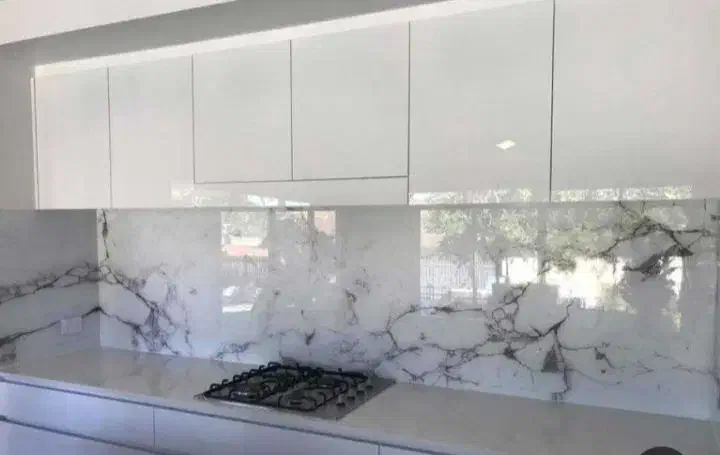 کاشی و سرامیک کاری رفع نم توالت و حمام و گچ کاری|خدمات پیشه و مهارت|قرچک, شهرک طلائیه|دیوار