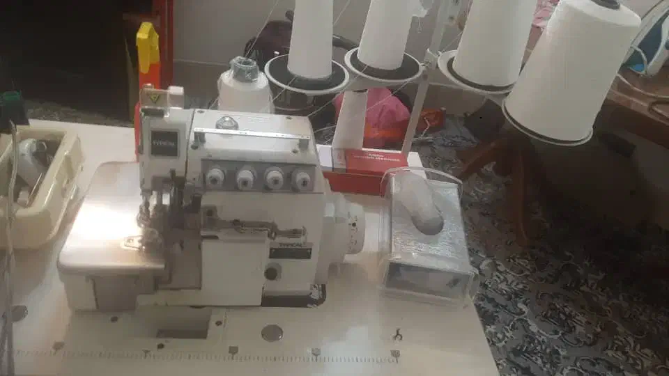 چرخ سردوز صنعتی ضخیم دوزی 4 نخ|چرخ خیاطی و ریسندگی|جهرم, |دیوار