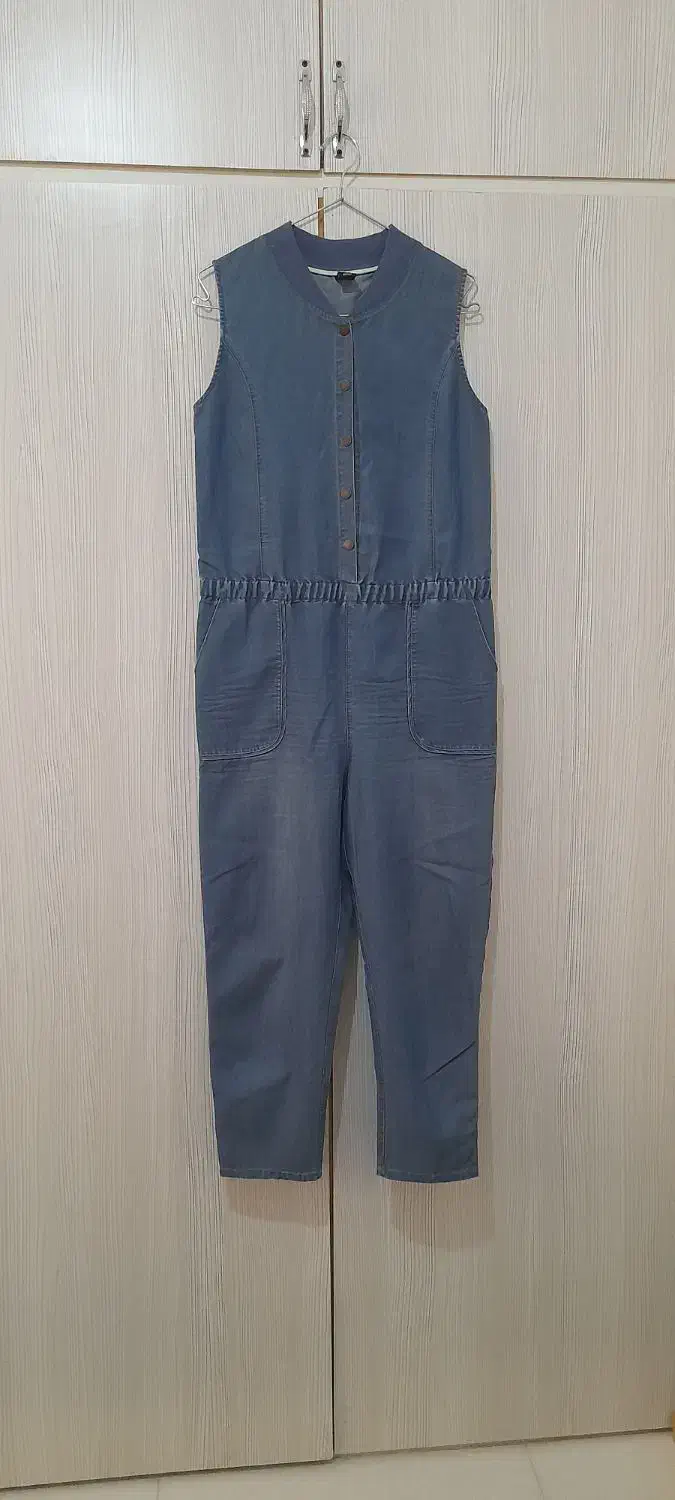 جین درحد نو|لباس|هشتگرد, شهرک بعثت|دیوار