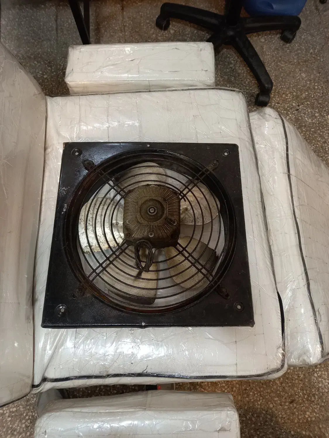 تهویه آهنی جنس خوب|پنکه و تصفیهکنندهٔ هوا|زاهدان, |دیوار