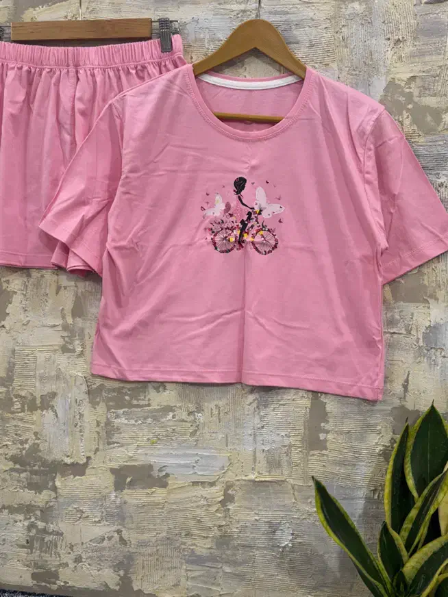 لباس|لباس|بندر دیر, |دیوار