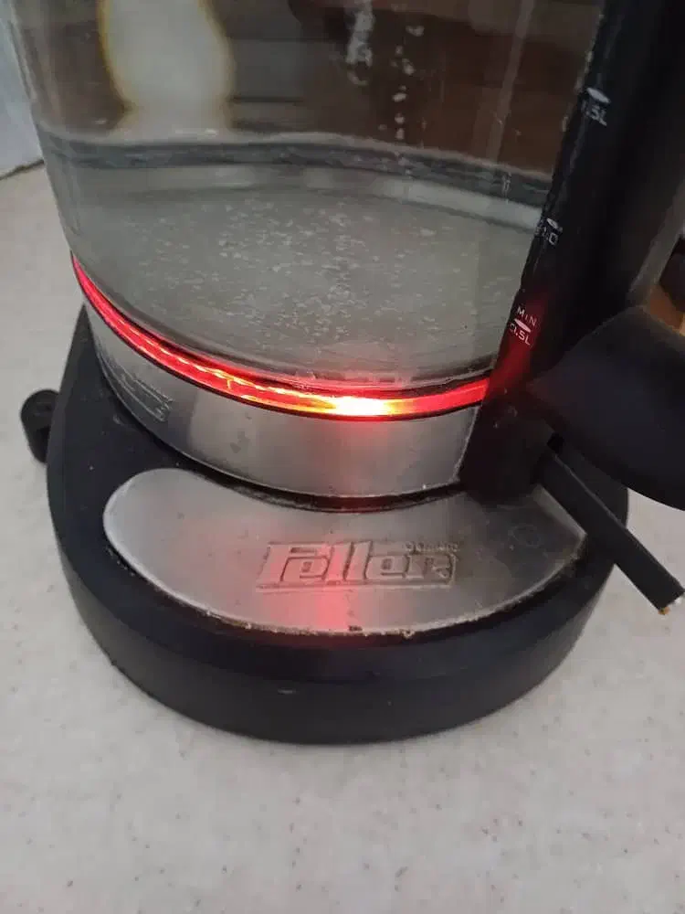 چای ساز.   کار کرده سالم  فلر|سماور، چای‌ساز، قهوه‌ساز|هشتگرد, هیو|دیوار