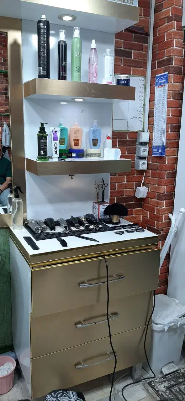 دکور آرایشگاه|آرایشگاه و سالن‌های زیبایی|تهران, صادقیه|دیوار