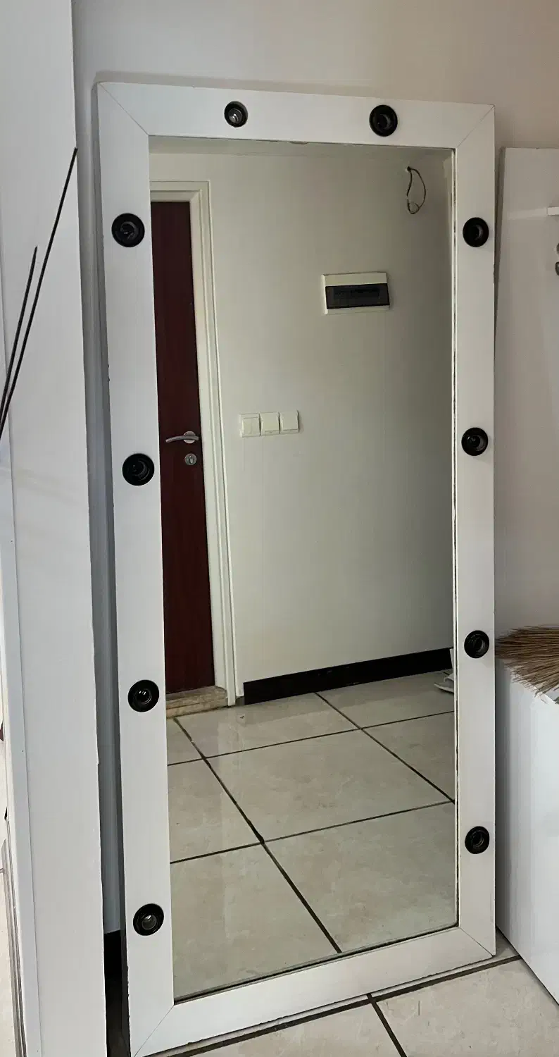 آینه هالیوودی|آینه|شیراز, کوی وحدت|دیوار