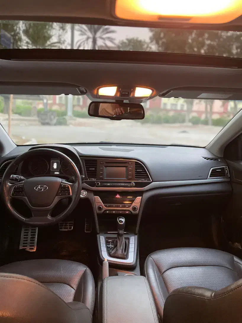 هیوندای النترا ۲۰۱۸ فول|خودرو سواری و وانت|بندرعباس, |دیوار