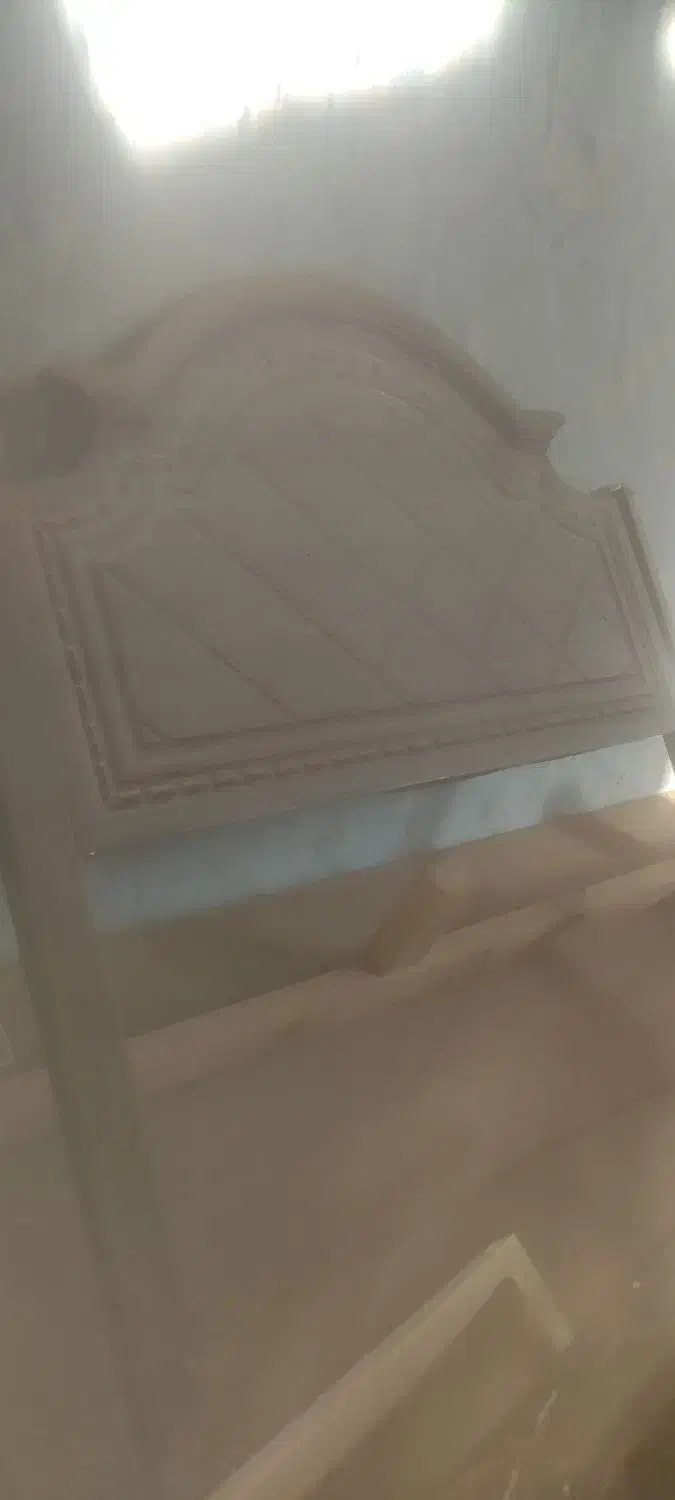 تخت همراه با نالی در حد نو|تخت و سرویس خواب|آران و بیدگل, |دیوار