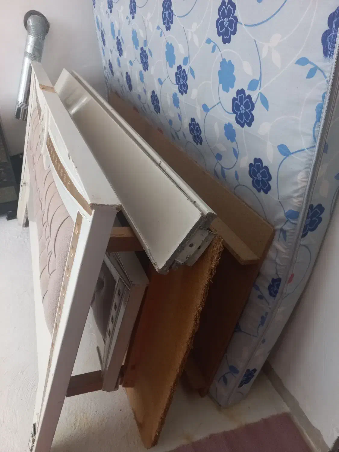 تخت دونفره|تخت و سرویس خواب|نمین, |دیوار