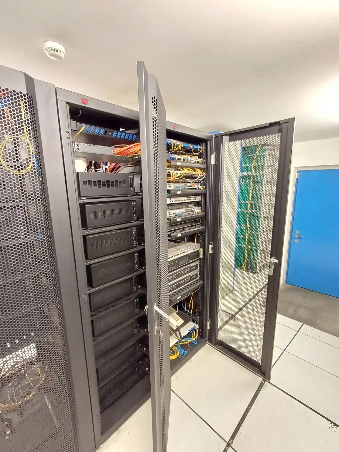 خدمات تخصصی IT ، شبکه ، دوربین ، کامپیوتر|خدمات رایانه‌ای و موبایل|تهران, گلستان (شهرک راه آهن)|دیوار