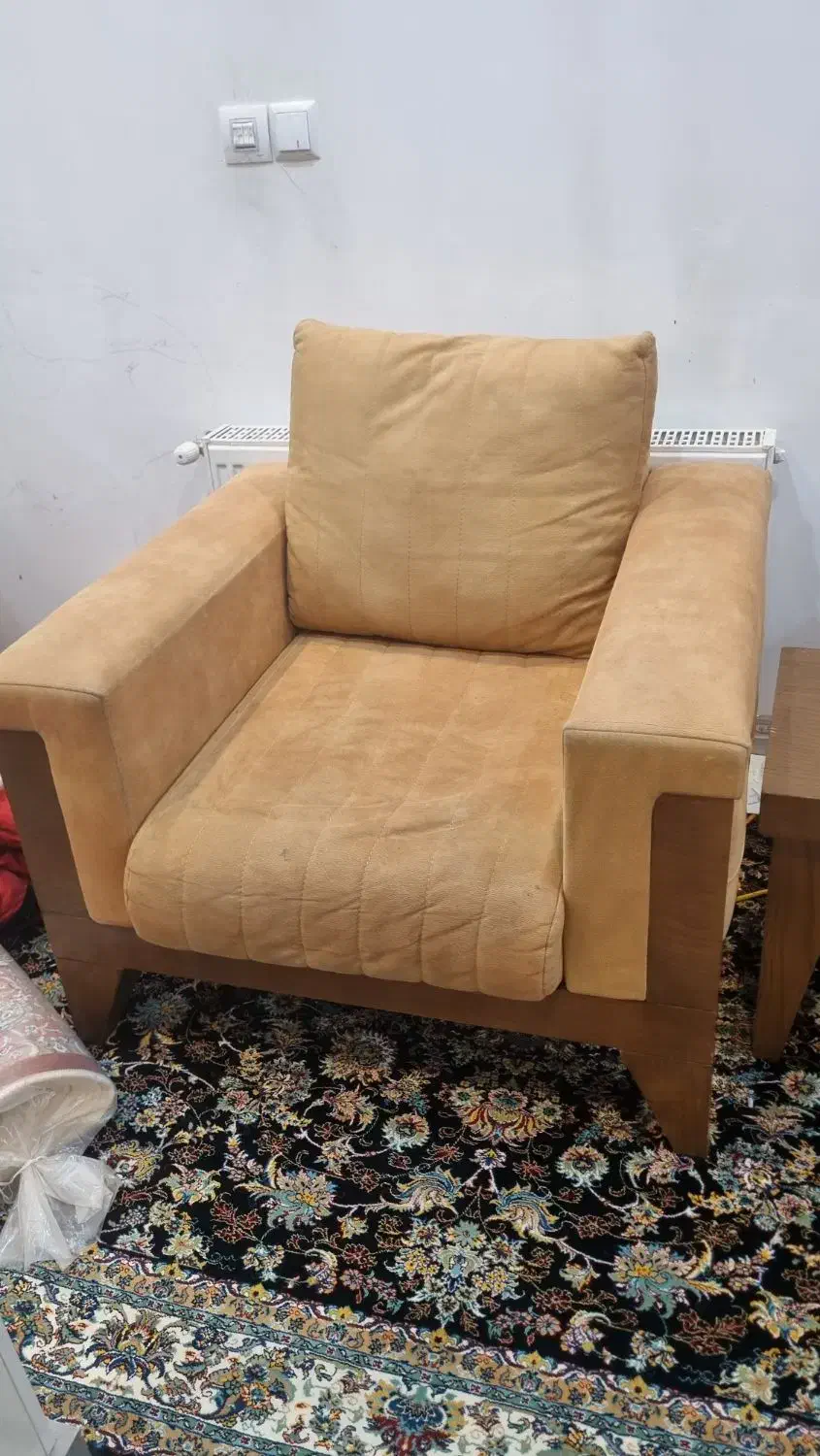 راحتی سالم و محکم|مبلمان خانگی و میز عسلی|اراک, |دیوار