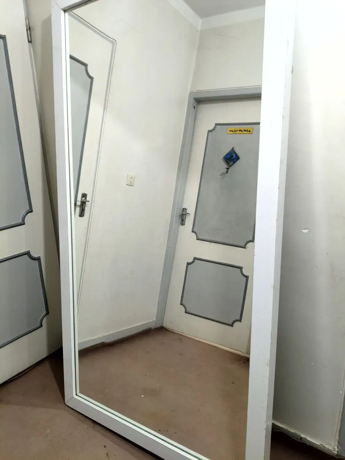 دو عدد اینه|آینه|شوشتر, |دیوار