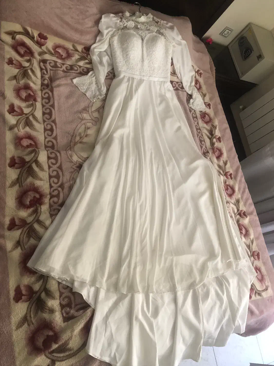 لباس عروس و فرمالیته|لباس|اندیشه, اندیشه فاز ۵|دیوار