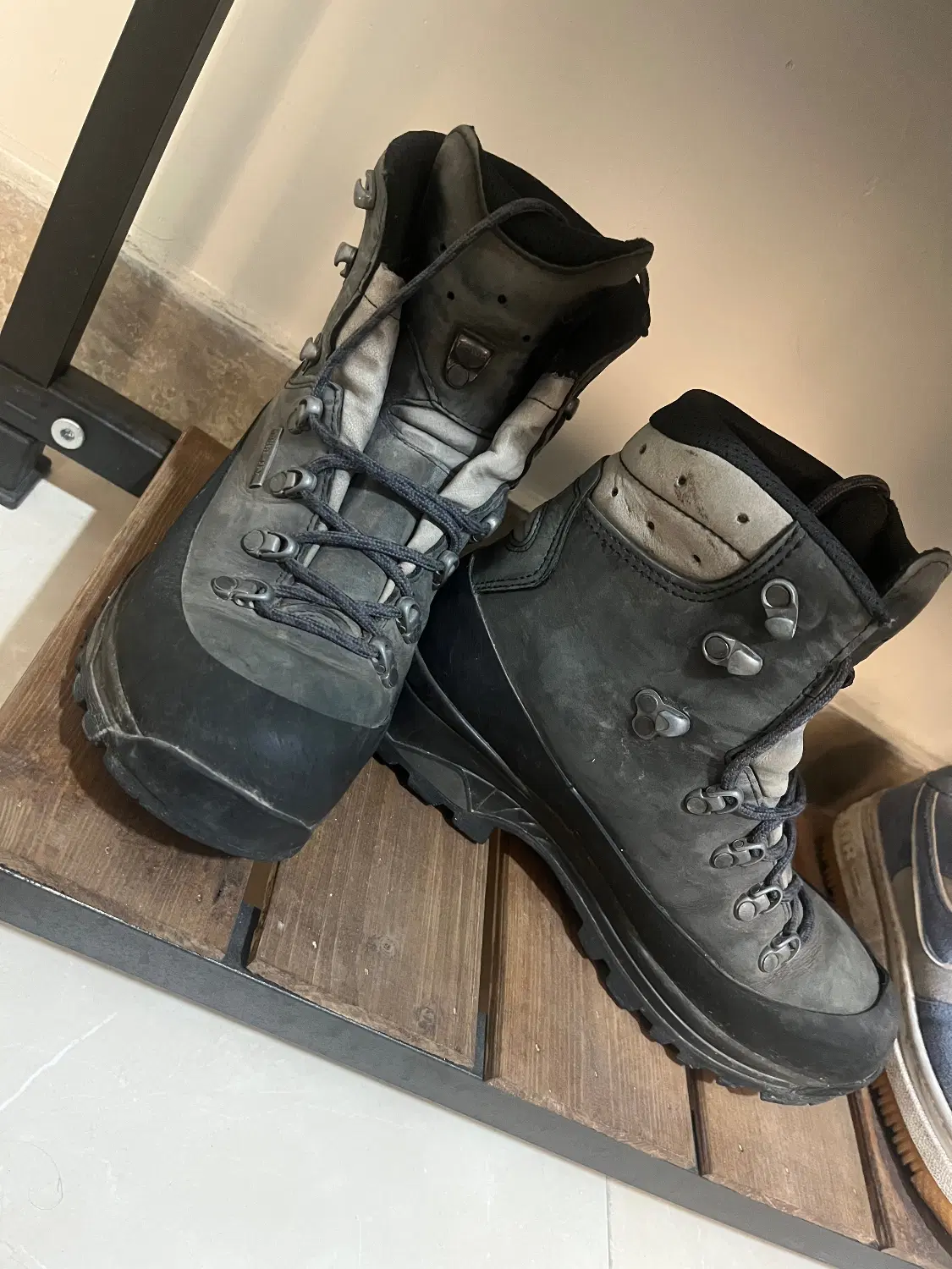 کفش کوهنوردی LOWA Tibet GTX اصل، سایز 39|کوهنوردی و کمپینگ|تهران, عباسی|دیوار