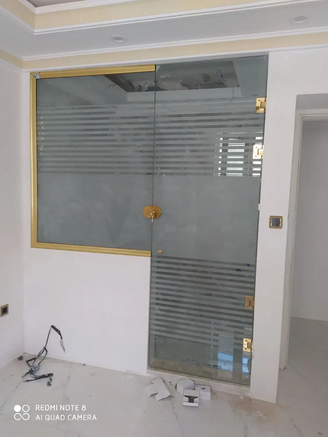 اجرا و نصب شیشه سکوریت (میرال) نشکن|خدمات پیشه و مهارت|فردیس, قریشی|دیوار