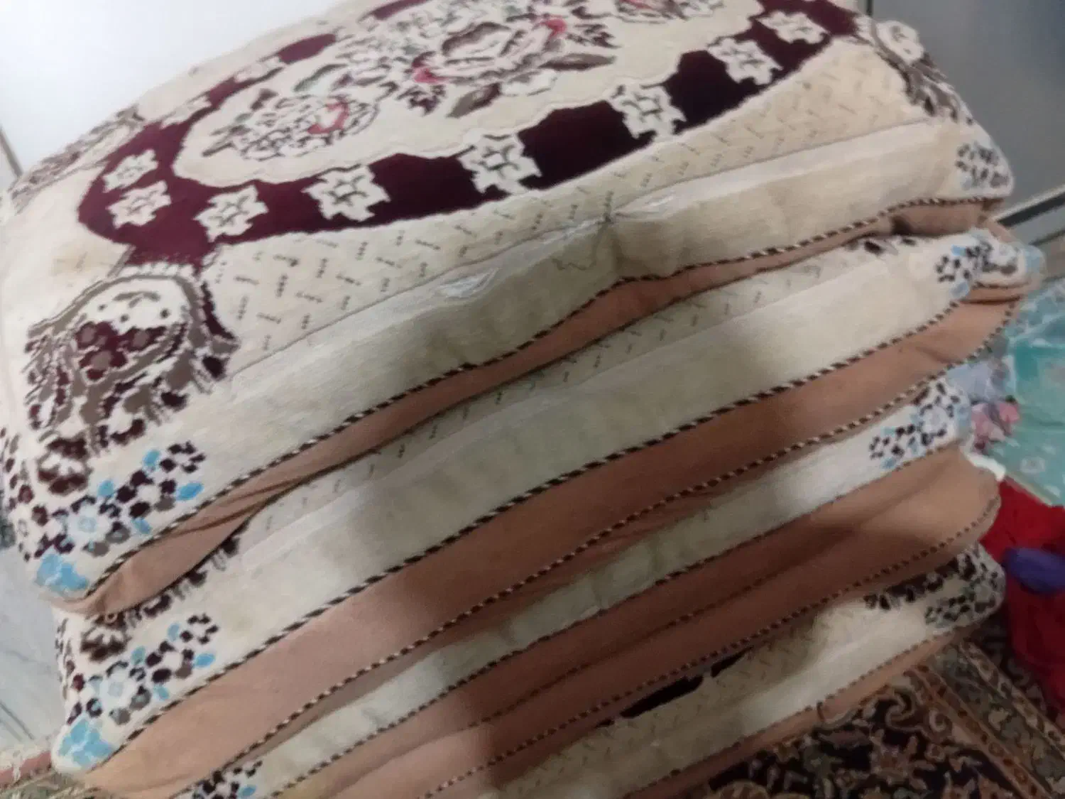 پشتی|پشتی|سنندج, |دیوار