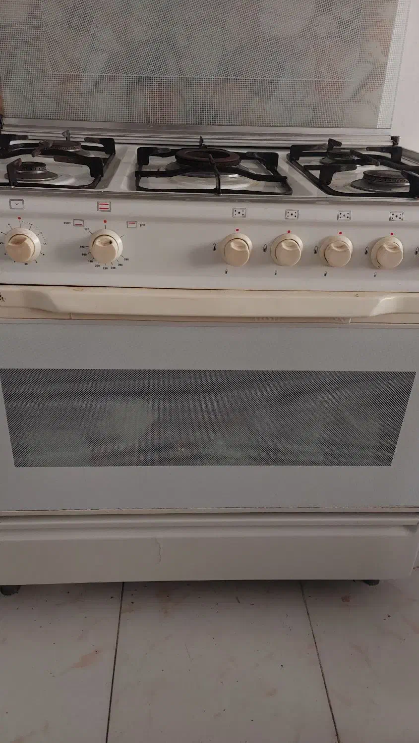 گاز فردار سینجر و گاز اشپزخانه  ۴ شعله بزرگ|اجاق گاز و لوازم برقی پختوپز|مشهد, حسابی جنوبی (شهرک غرب)|دیوار