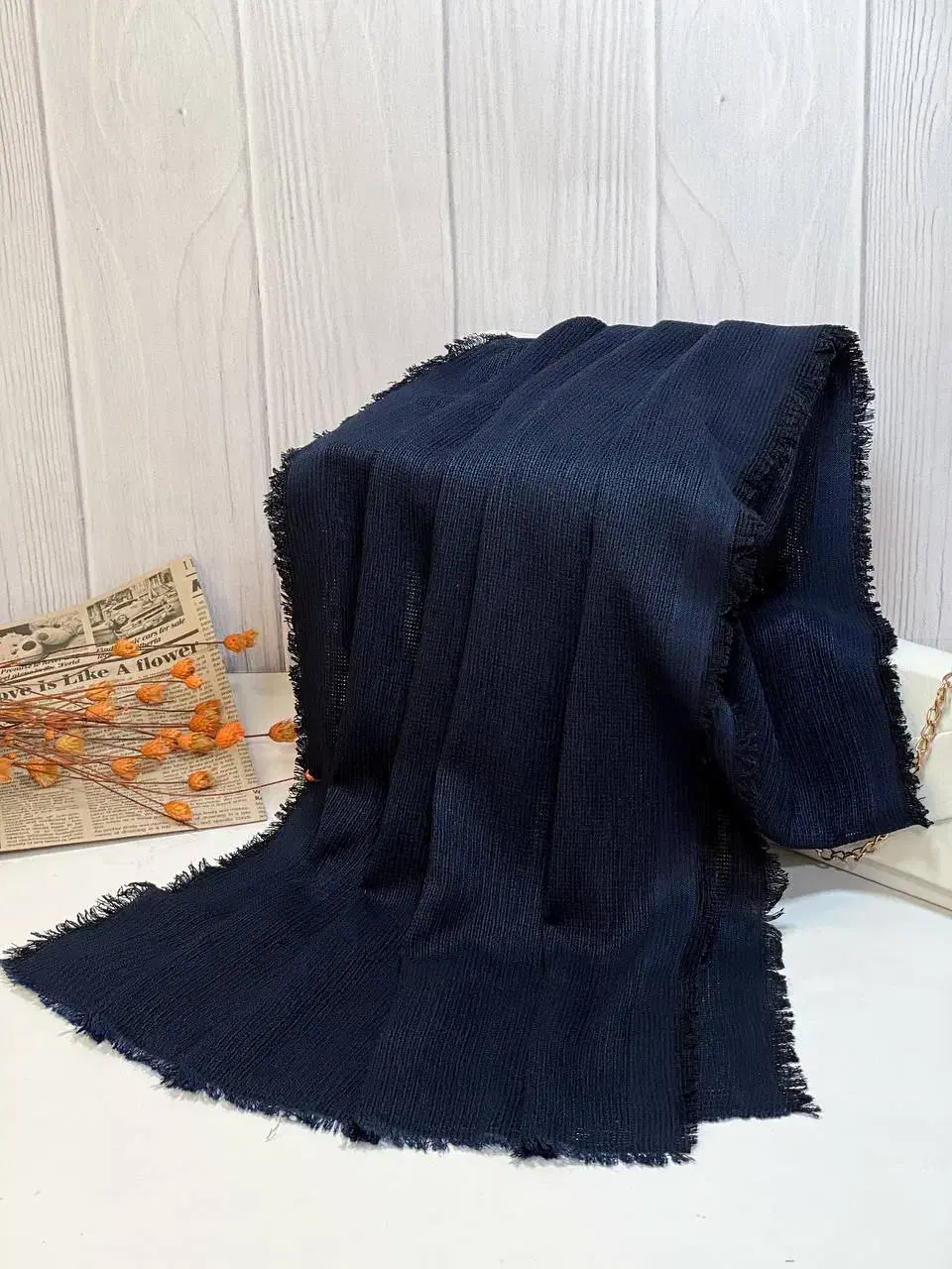 شال و روسری|لباس|شاهینشهر, نبوت|دیوار