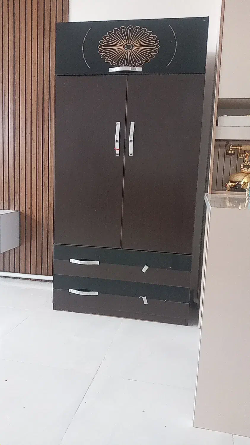 کمد خوشرنگ به علت نبود جا بفروش میرسد|جاکفشی، کمد، دراور|اردبیل, |دیوار