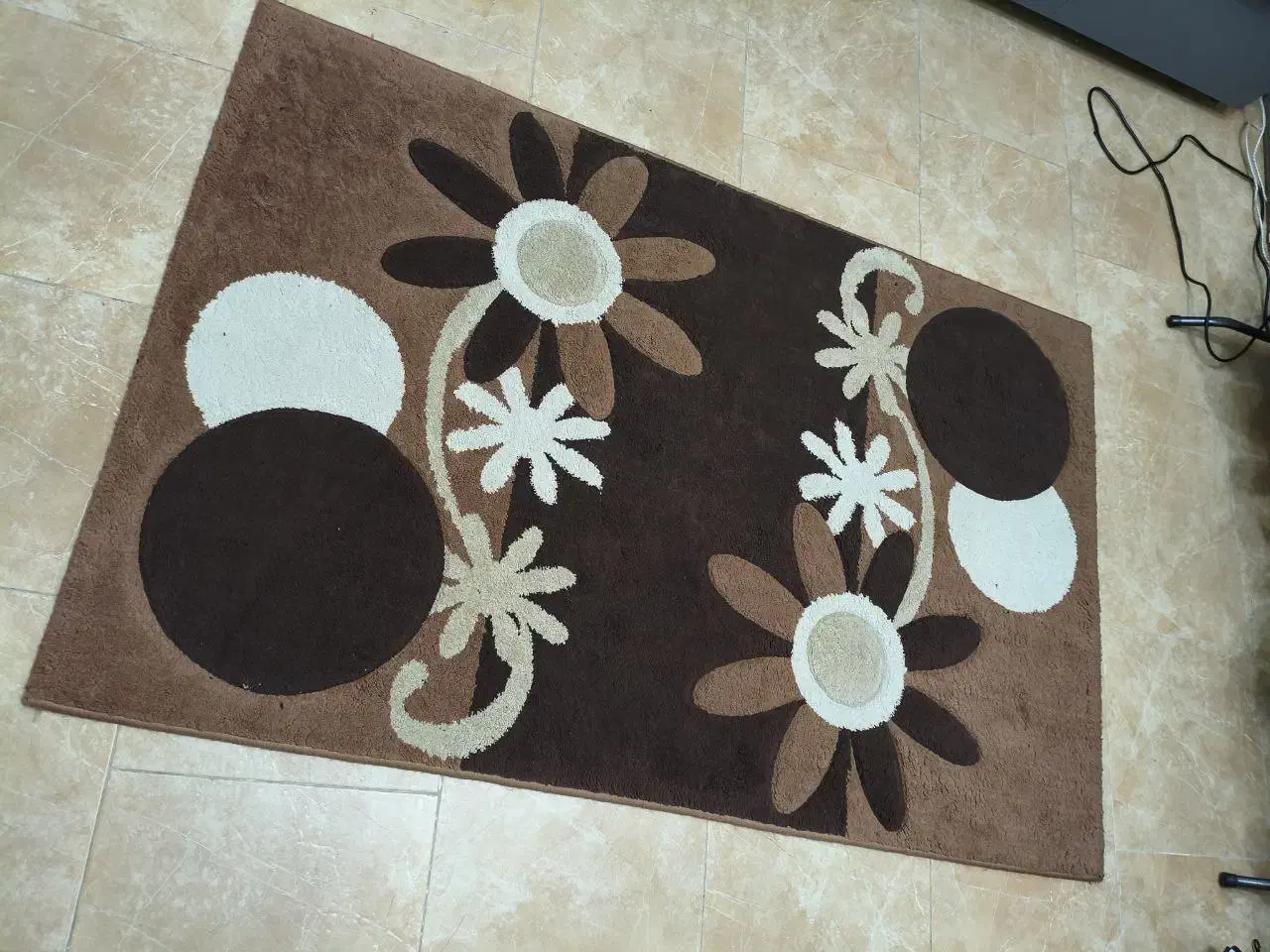 4 عدد فرش نو با قیمت مناسب|فرش|ساری, |دیوار