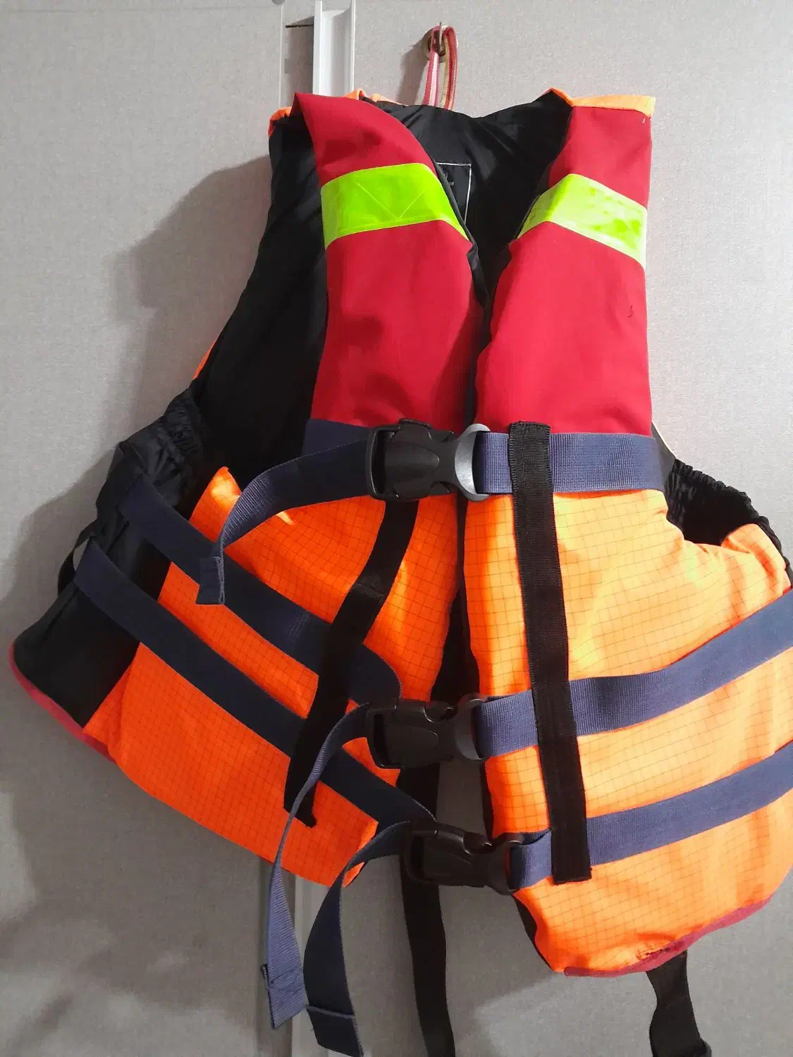 جلیقه نجات دریای|غواصی و ورزش‌های آبی|بندر انزلی, نوغان|دیوار