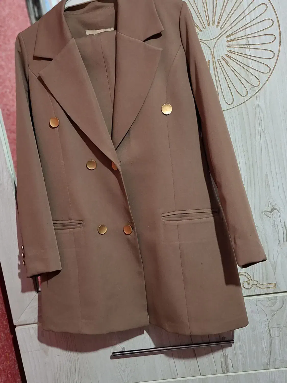 کت و شلوار|لباس|گالیکش, |دیوار