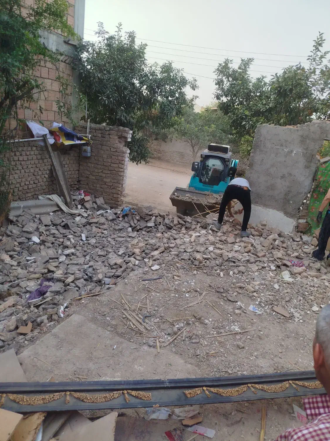 تخریب کلیه کارهای کنتراتی|خدمات پیشه و مهارت|گرگان, |دیوار