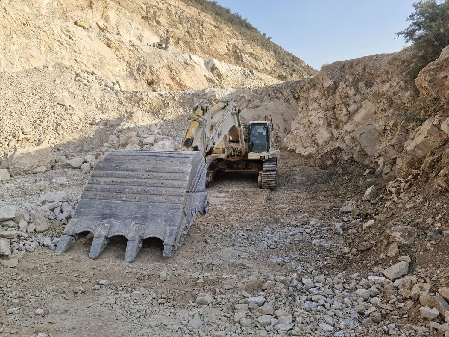 بیل مکانیکی ۶۰۰ مدل ۲۰۰۶|خودرو سنگین|گلستان (تهران), |دیوار