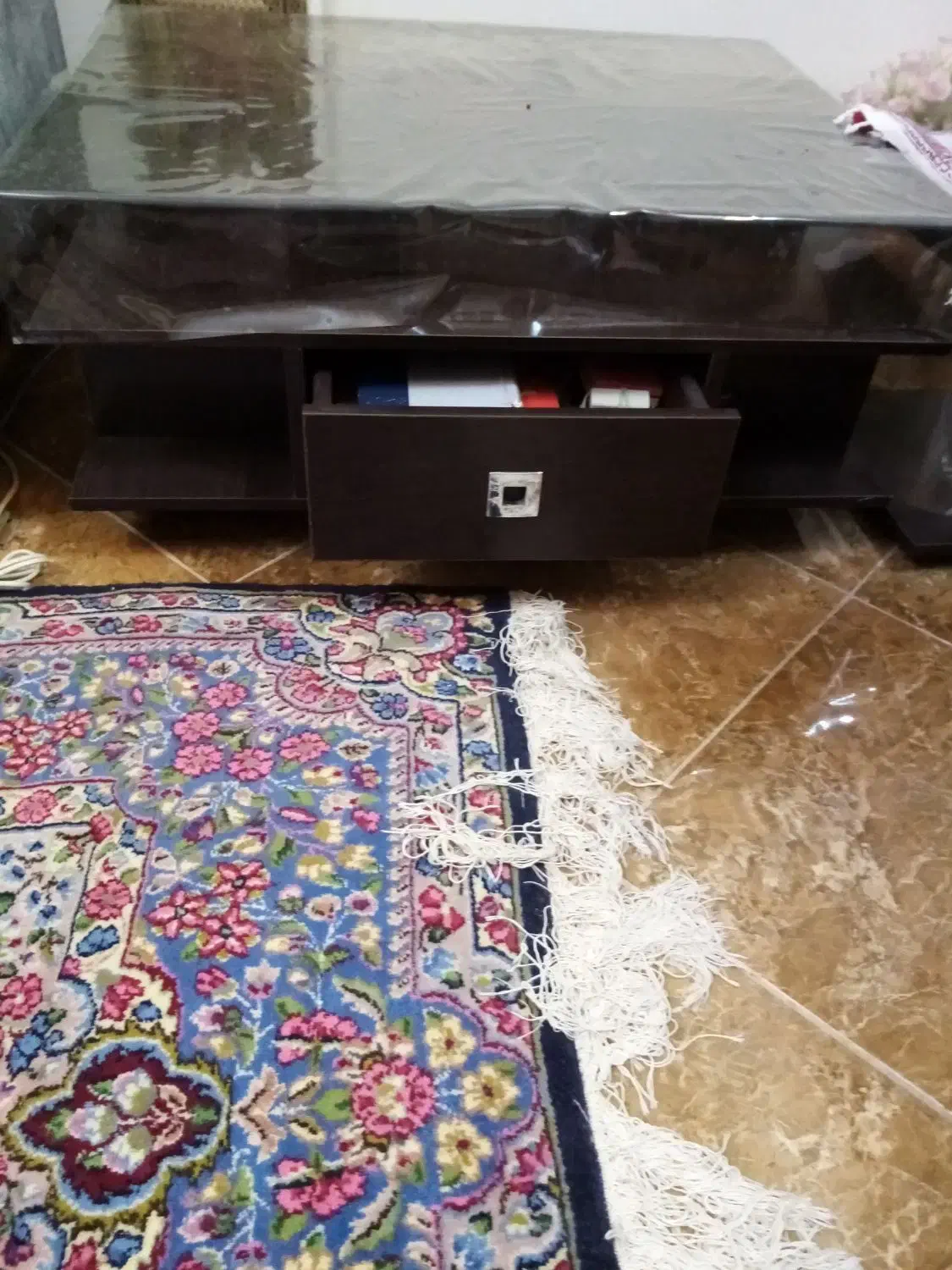 میز جلو مبلی وچهار عدد عسلی|مبلمان خانگی و میز عسلی|کرمان, |دیوار