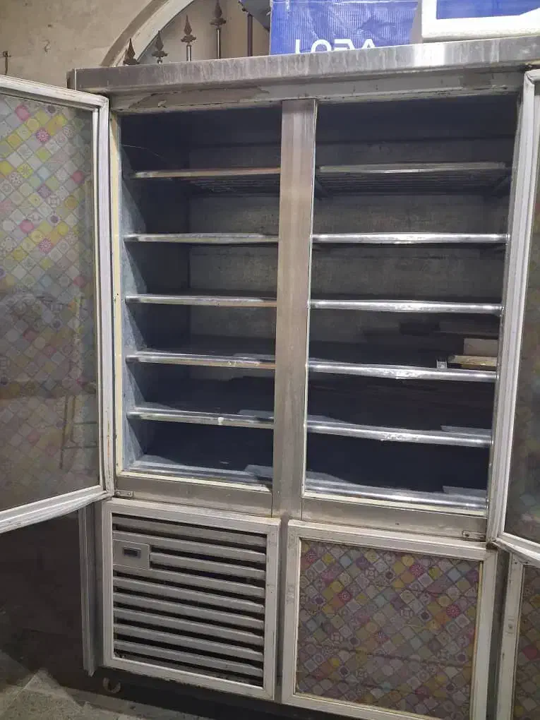 فریزر ایستاده شش درب بزرگ|فروشگاه و مغازه|اهواز, شهرک برق|دیوار