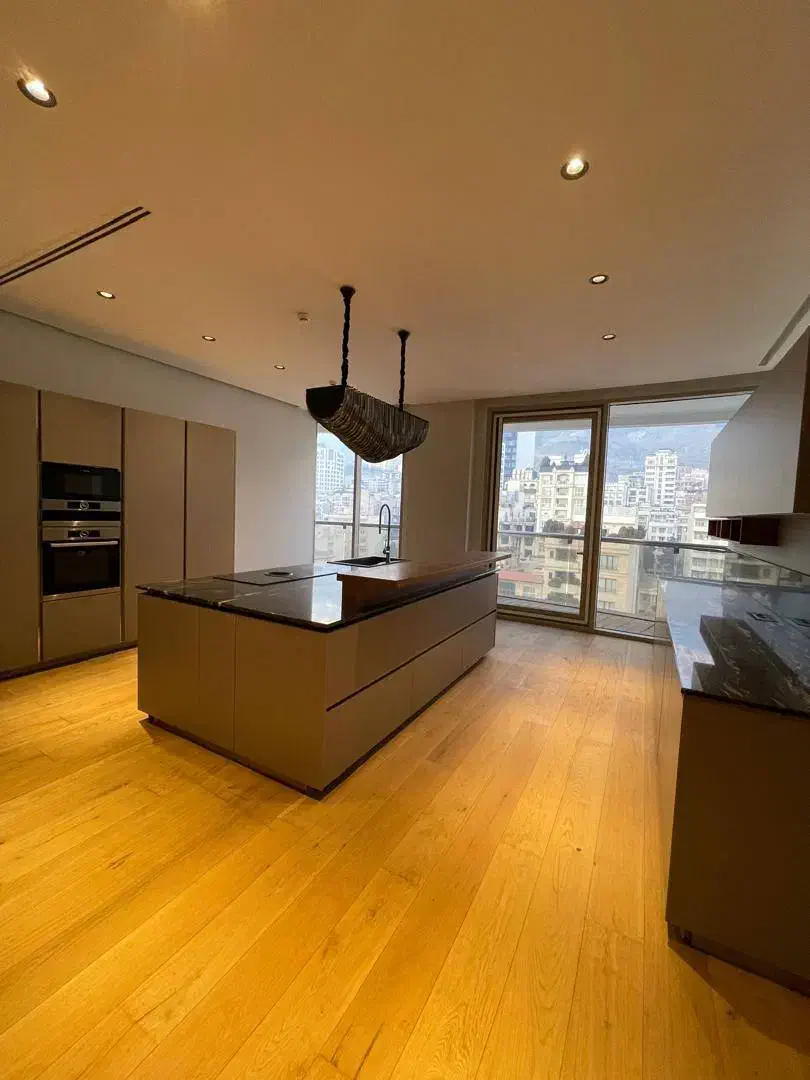 ولنجک ۲۲۰ متر سوپر لوکس/ مدرن/ تراس بزرگ ۴پارکینگ