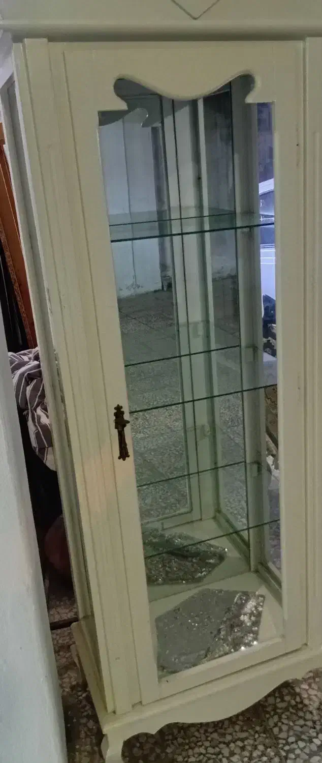 ویترین|بوفه، ویترین، کنسول|بندر انزلی, آخرخط|دیوار