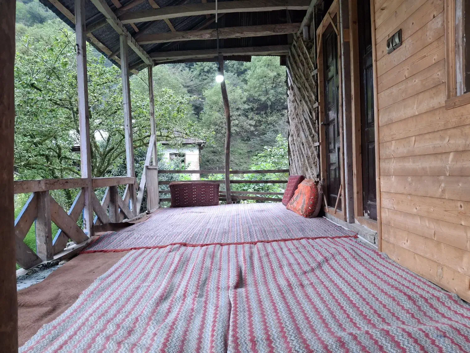 در دل جنگل کنار روخانه|اجارهٔ کوتاهمدت ویلا و باغ|مرزیکلا, |دیوار