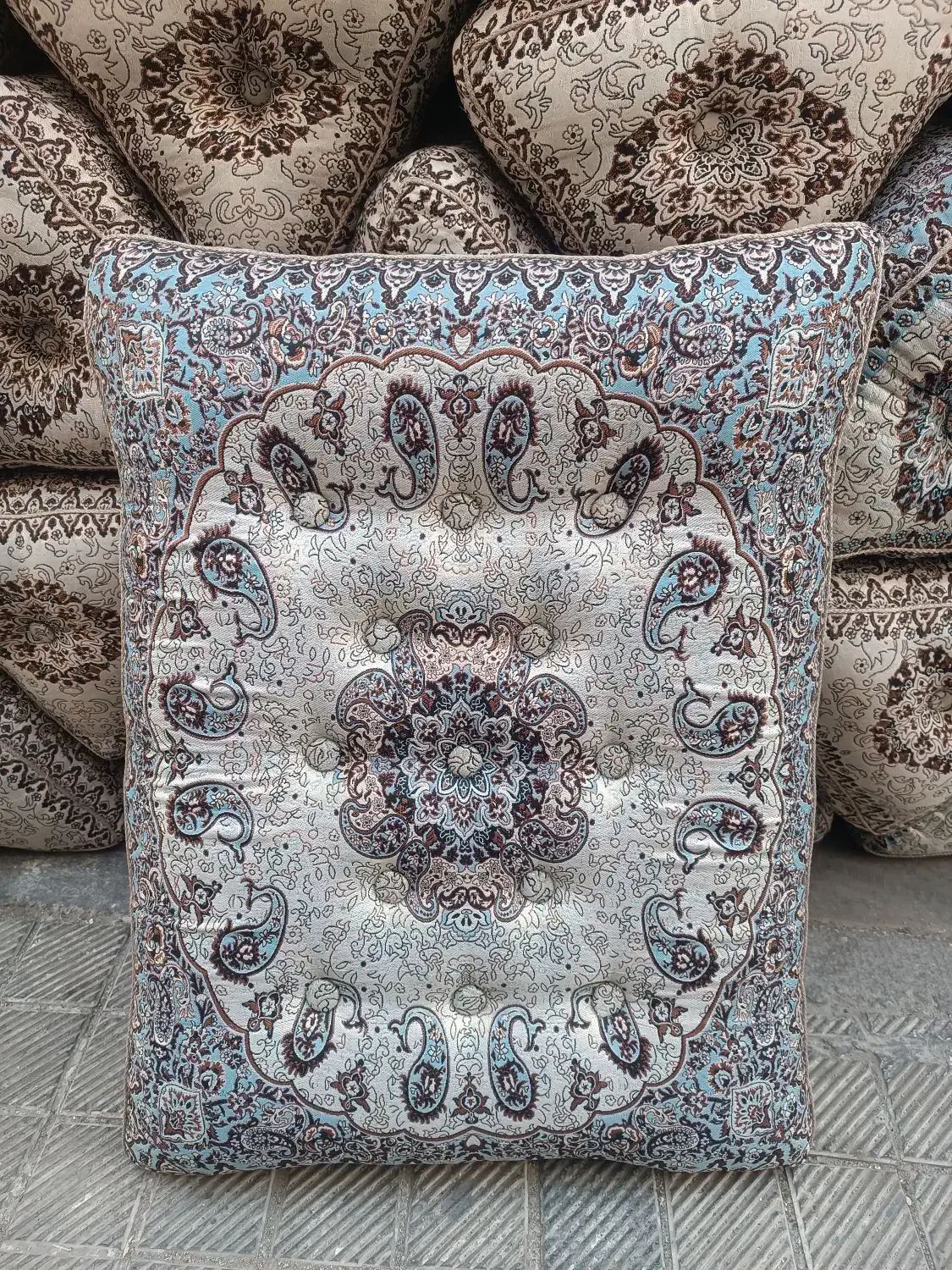 پشتی کمری|پشتی|شیراز, گود عربان|دیوار