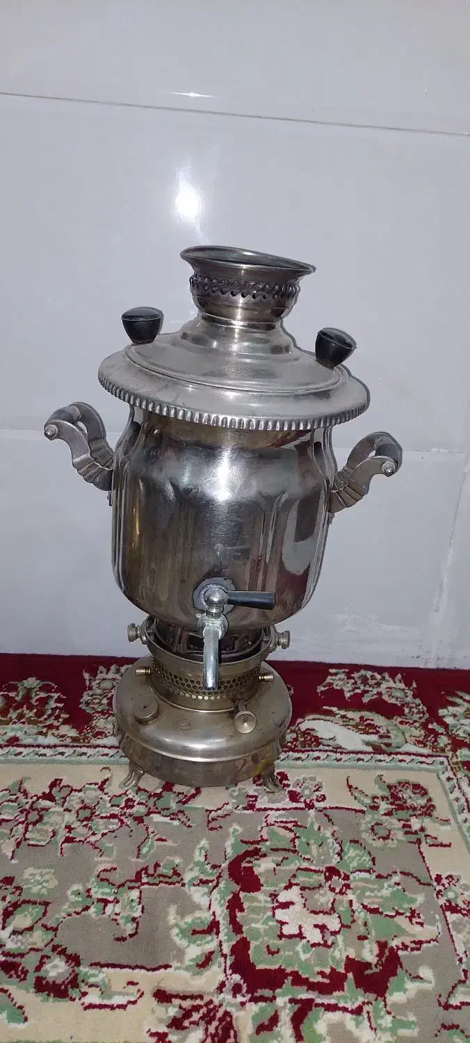 سماور ورشو|کلکسیون اشیاء عتیقه|بروجرد, |دیوار