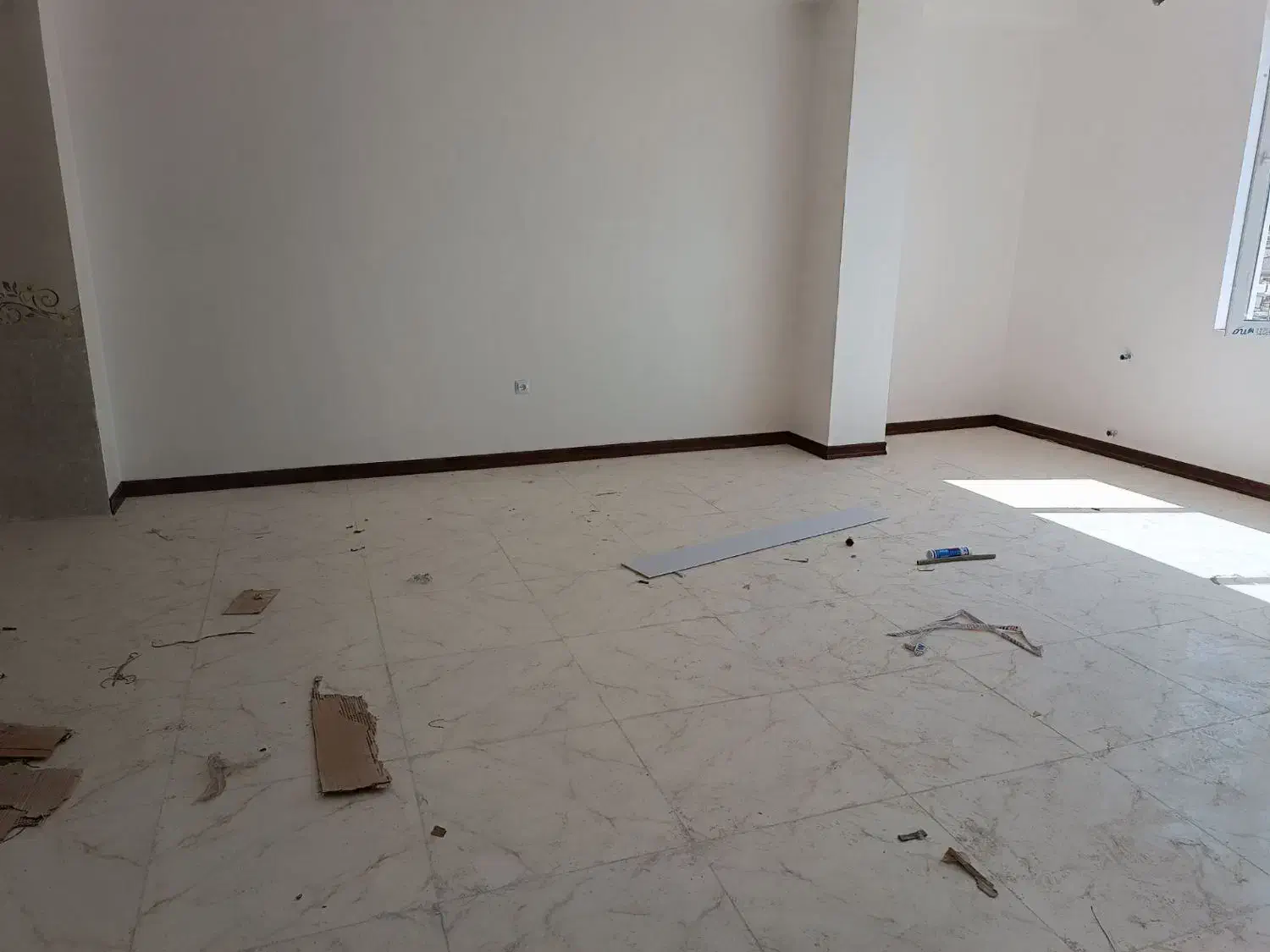 نصب قرنیز  سقف کاذب پی وی سی ترمووال ماربل شیت|خدمات پیشه و مهارت|کرمانشاه, |دیوار