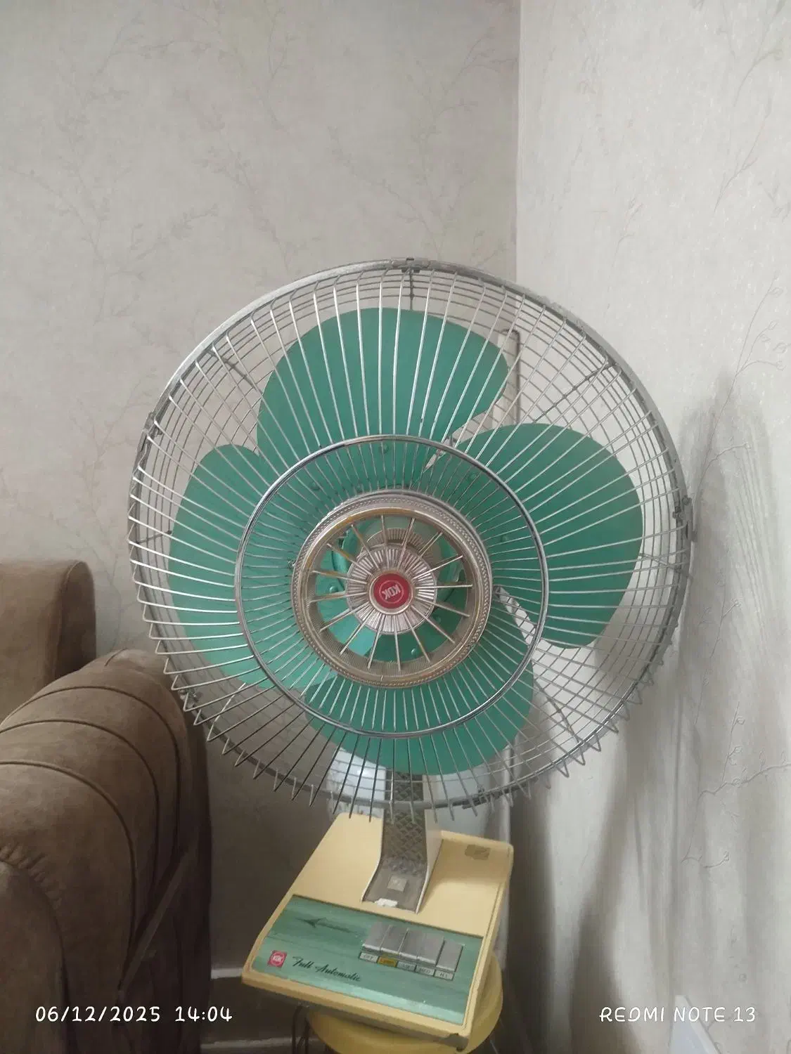 پنکه قدیمی سالم به دلیل کمبود جا بفروش میرسد|پنکه و تصفیهکنندهٔ هوا|ورامین, شهرک فجر|دیوار