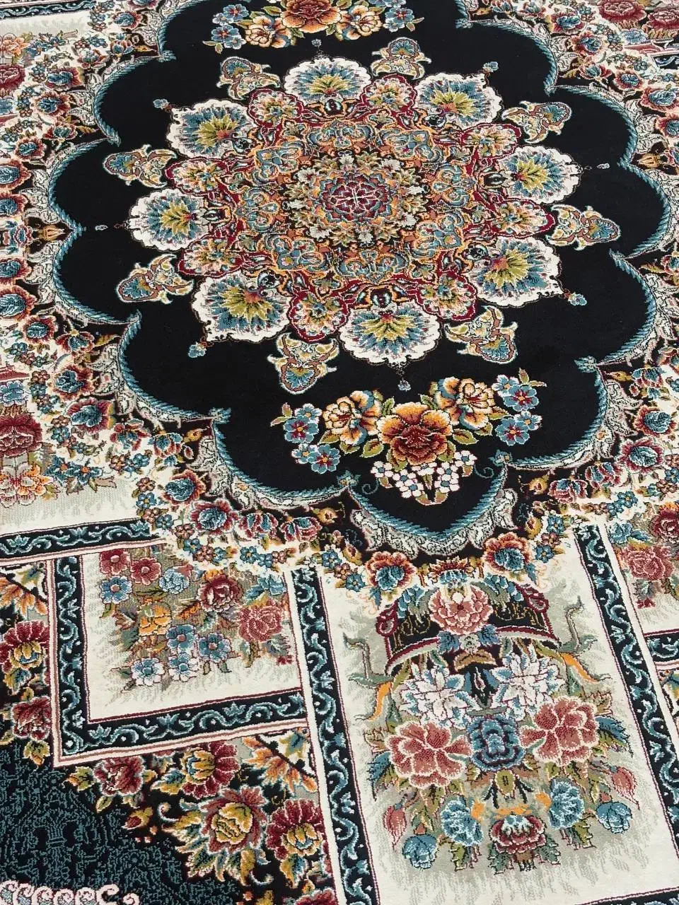 فرش ۹ متری و ۴ متری|فرش|قائم‌شهر, |دیوار