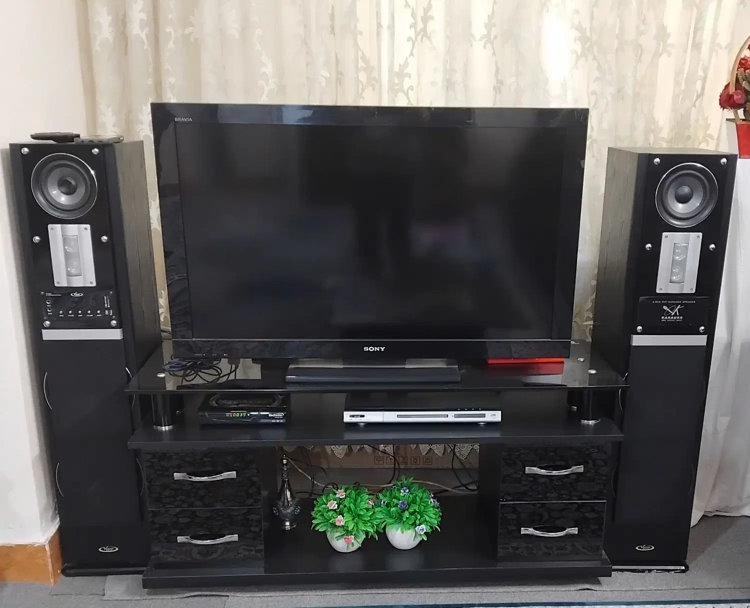 تلویزیون ال سی دی سونی ۴۲ بهمراه میز|تلویزیون و پروژکتور|گنبد کاووس, |دیوار