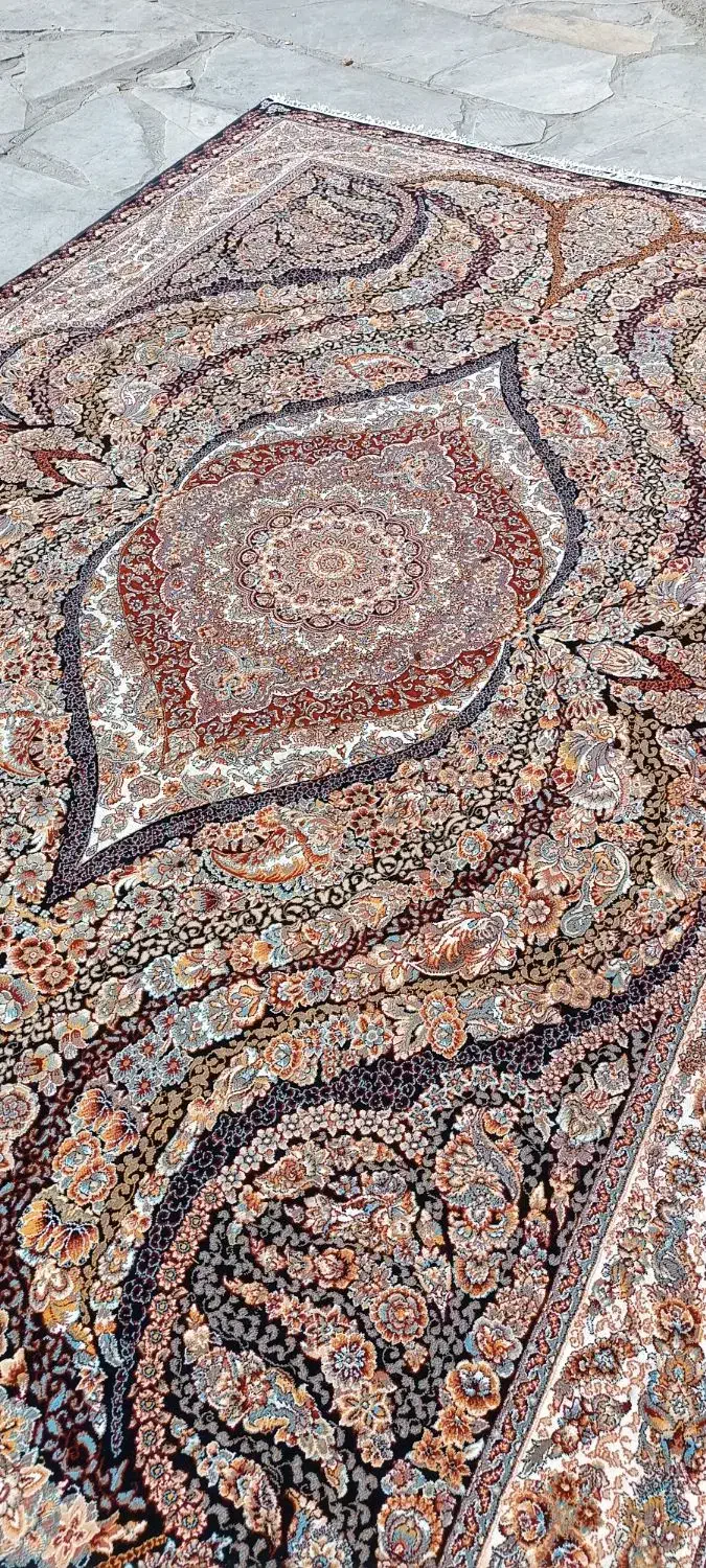 فروش ۳ تخته فرش ( ۶ متری. هفتصد شانه) بدون ایراد|فرش|قروه, |دیوار