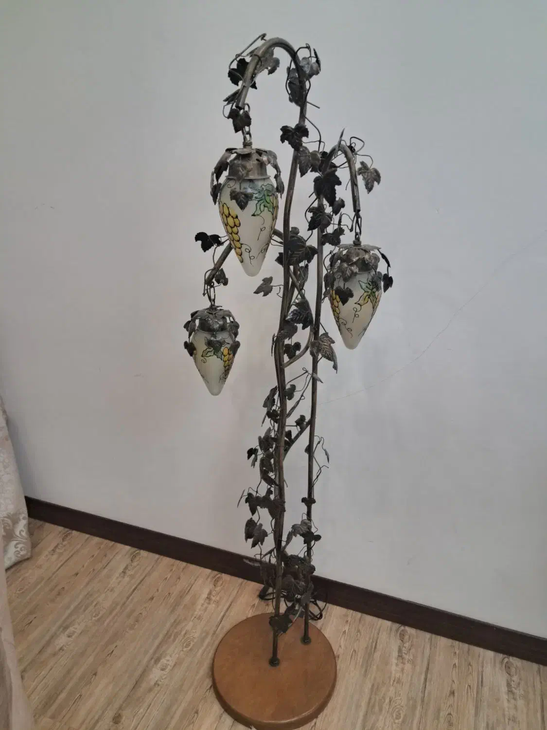 آباژورخوشه انگوروتابلوچوبی|چراغ خواب و آباژور|قدس, شهر‌قدس|دیوار