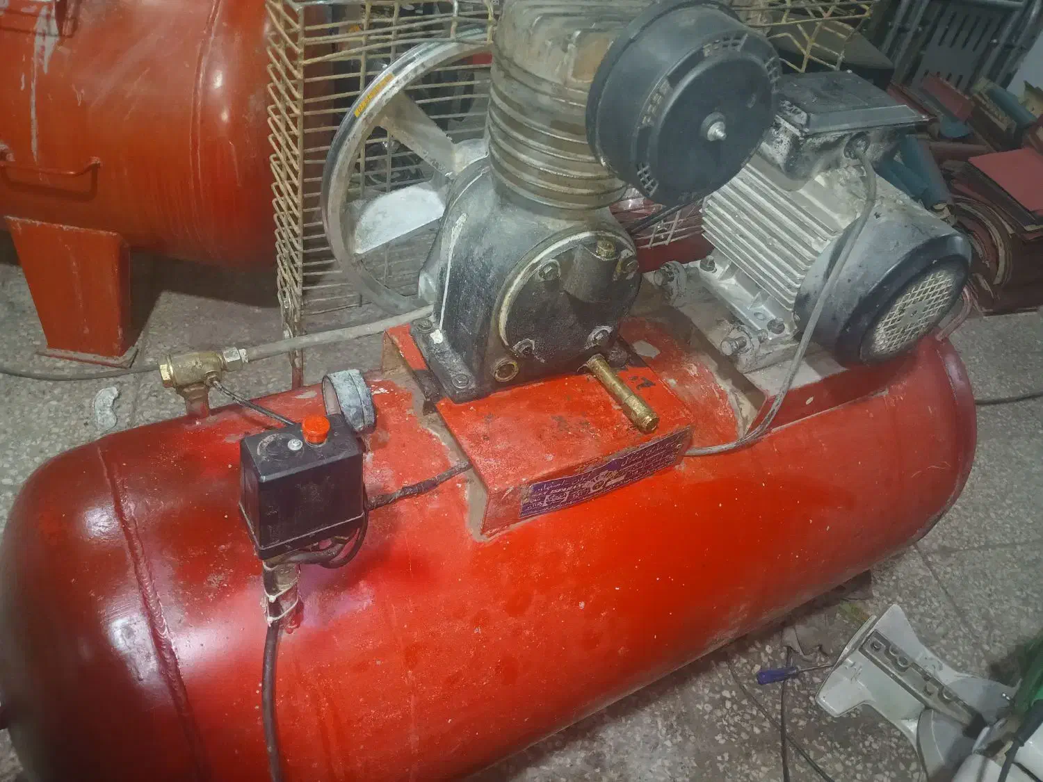 پمپ باد ۸۰ ک۲۵۰ و۵۰۰ لیتری|ابزارآلات|خمینیشهر, |دیوار