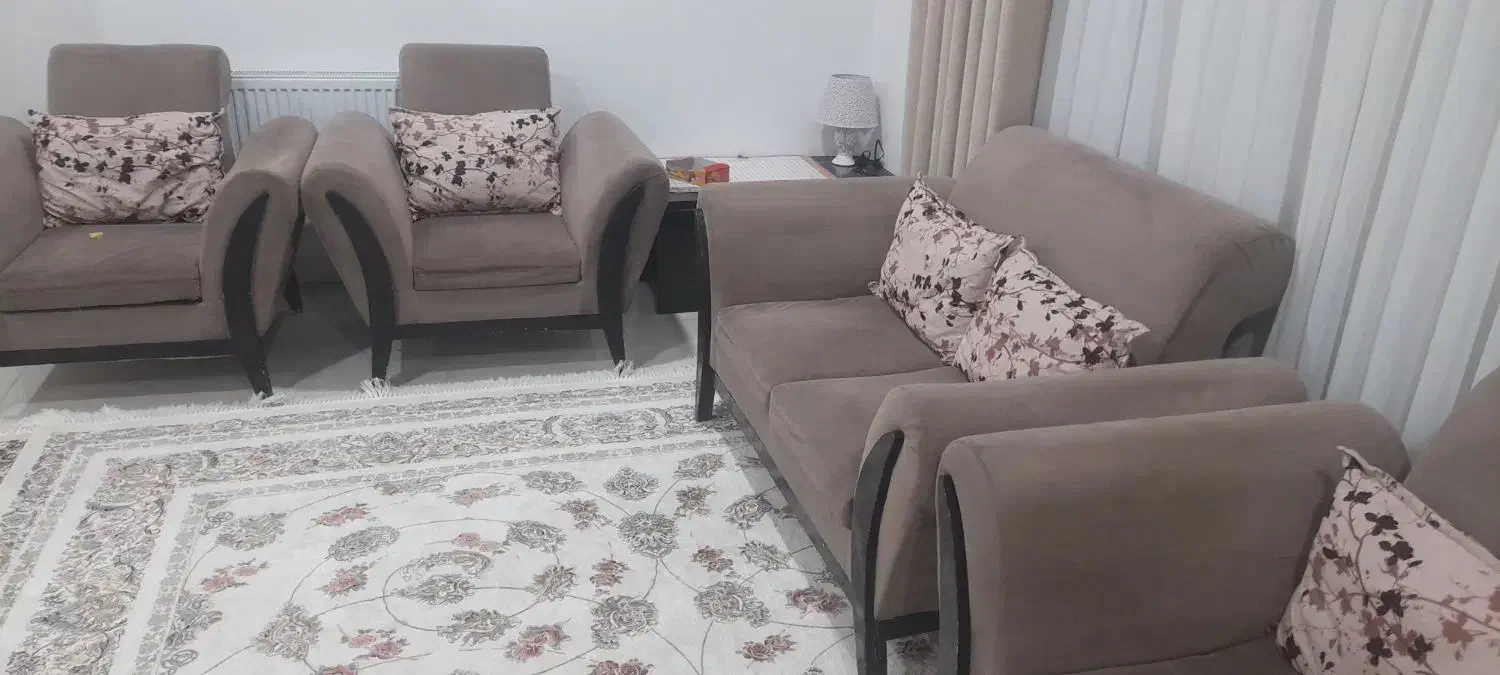 مبل ۷نفره همراه عسلی|مبلمان خانگی و میز عسلی|کامیاران, |دیوار