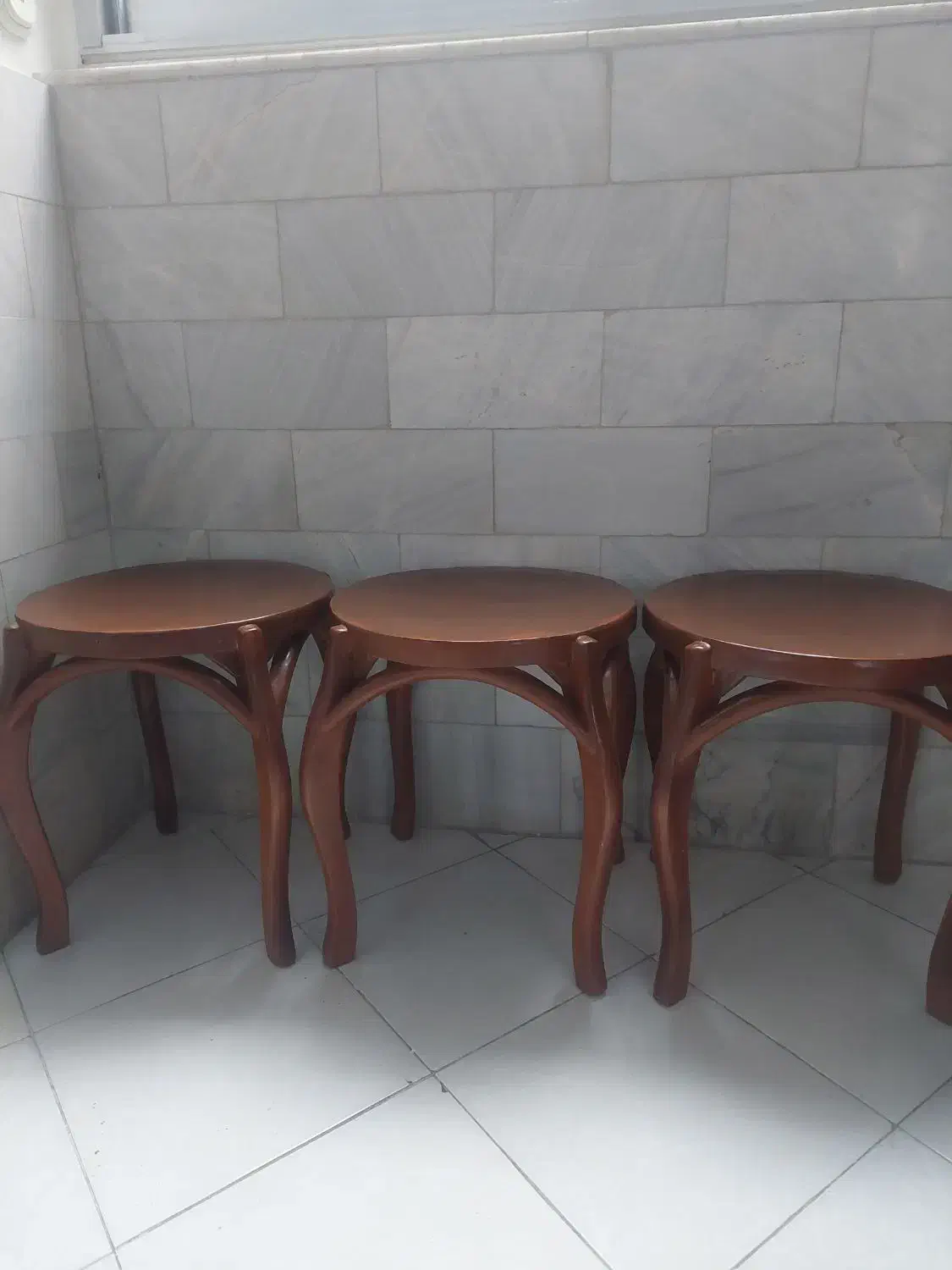 ۴ عدد چهار پایه|صندلی و نیمکت|اراک, |دیوار