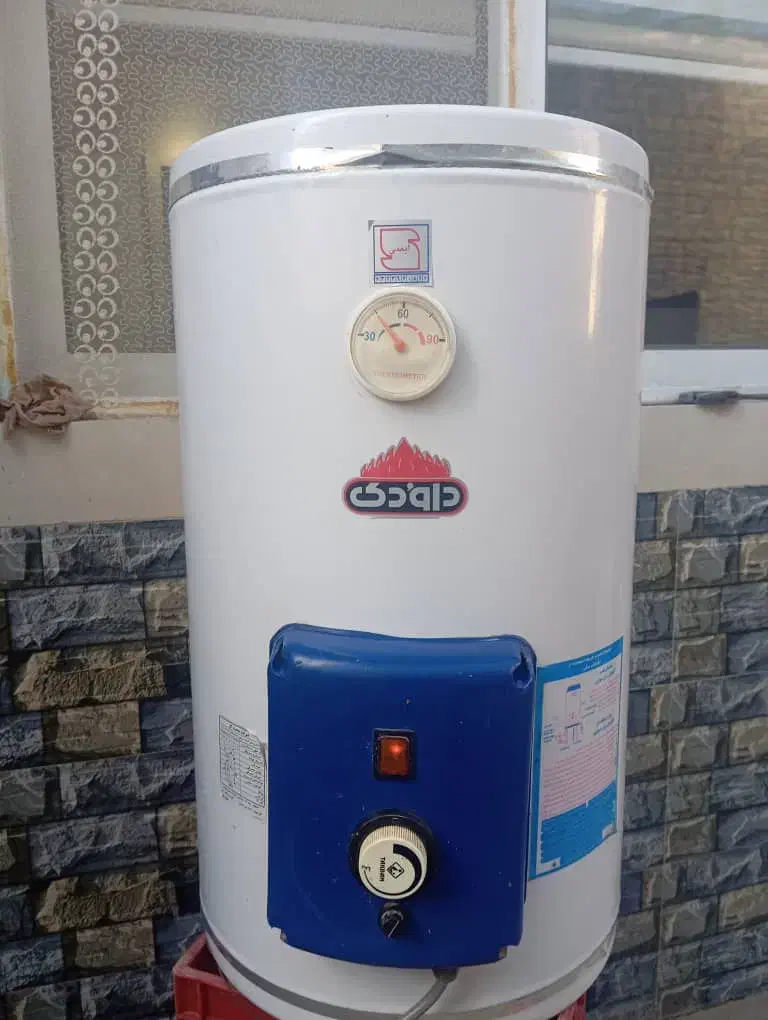 آبگرمکن برقی داوودی|آبگرمکن، پکیج، شوفاژ|خمینی‌شهر, |دیوار