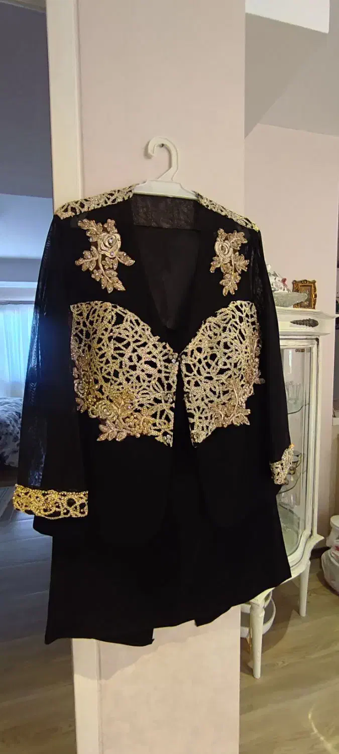 کت دامن|لباس|کرج, آق تپه|دیوار