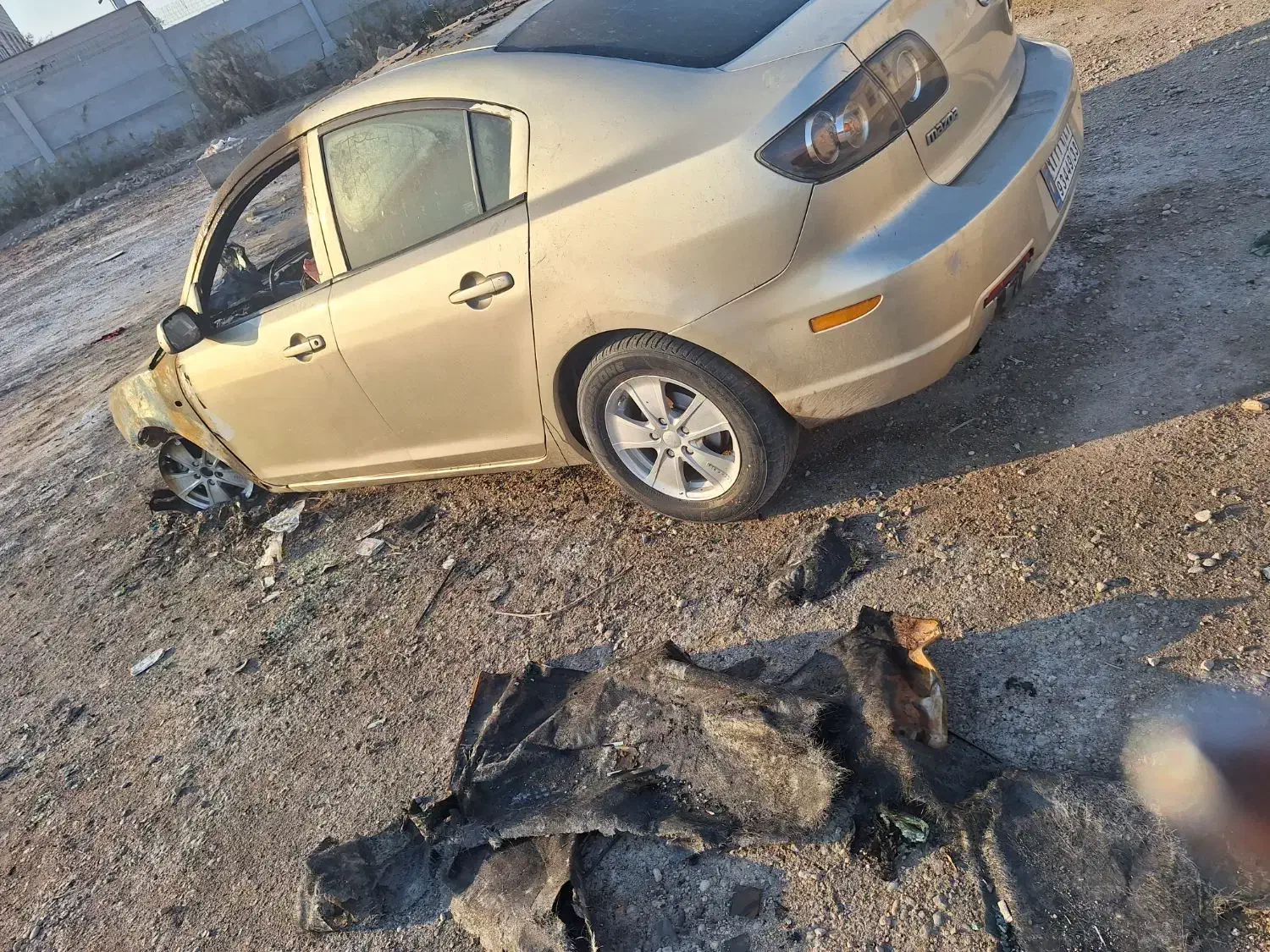 مزدا سه وارداتی|خودرو سواری و وانت|آبادان, |دیوار