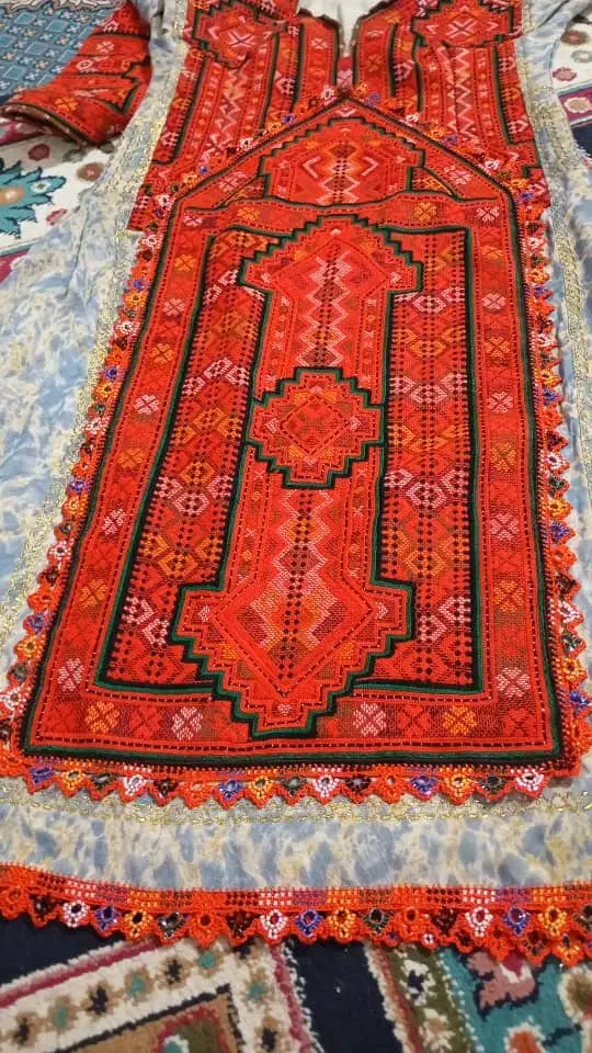 کریشی شیک پوش|لباس|خاش, |دیوار