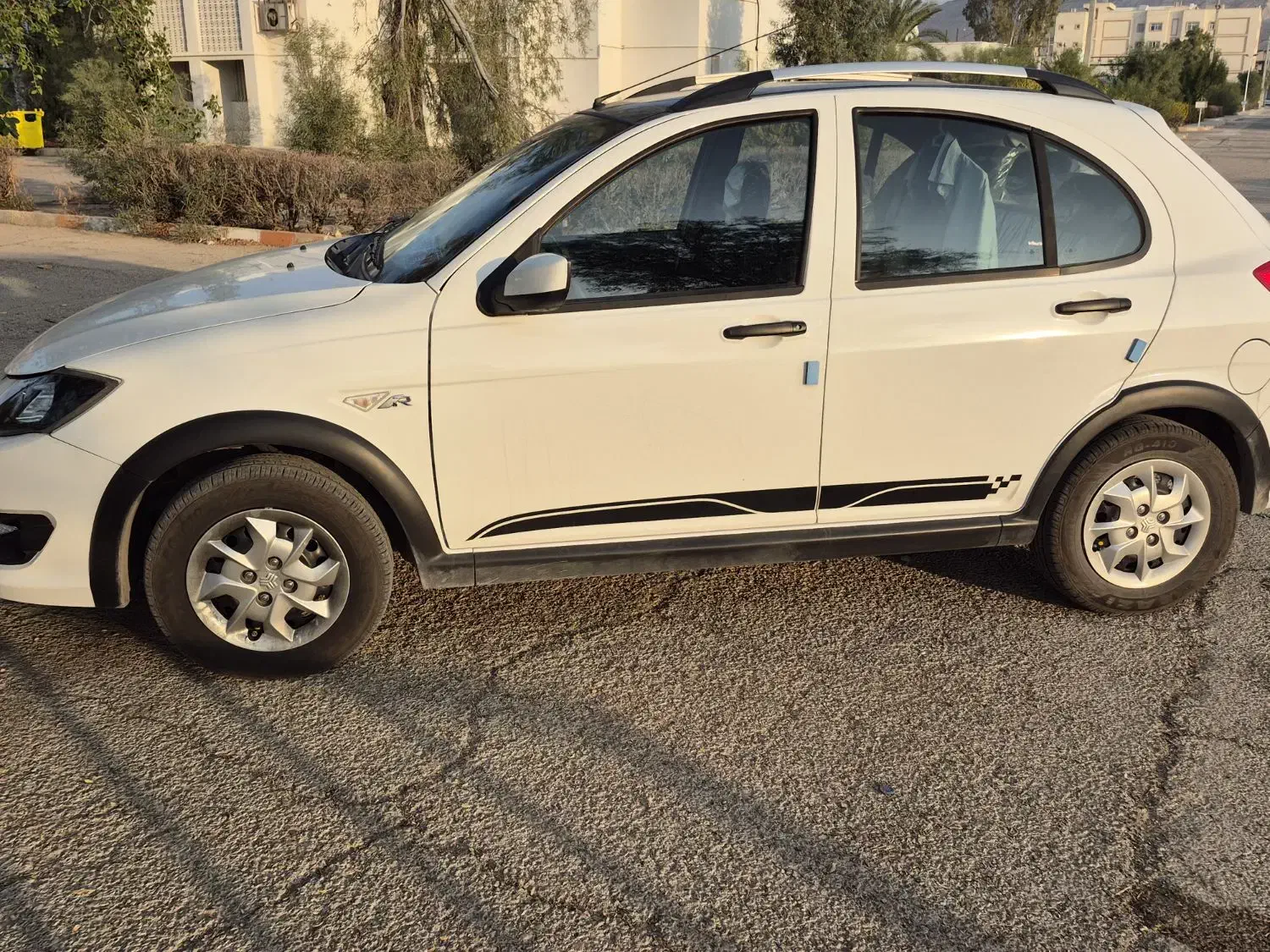 ماشین کوئیک آر اس تمیز و بکر|خودرو سواری و وانت|شیراز, قصرالدشت|دیوار