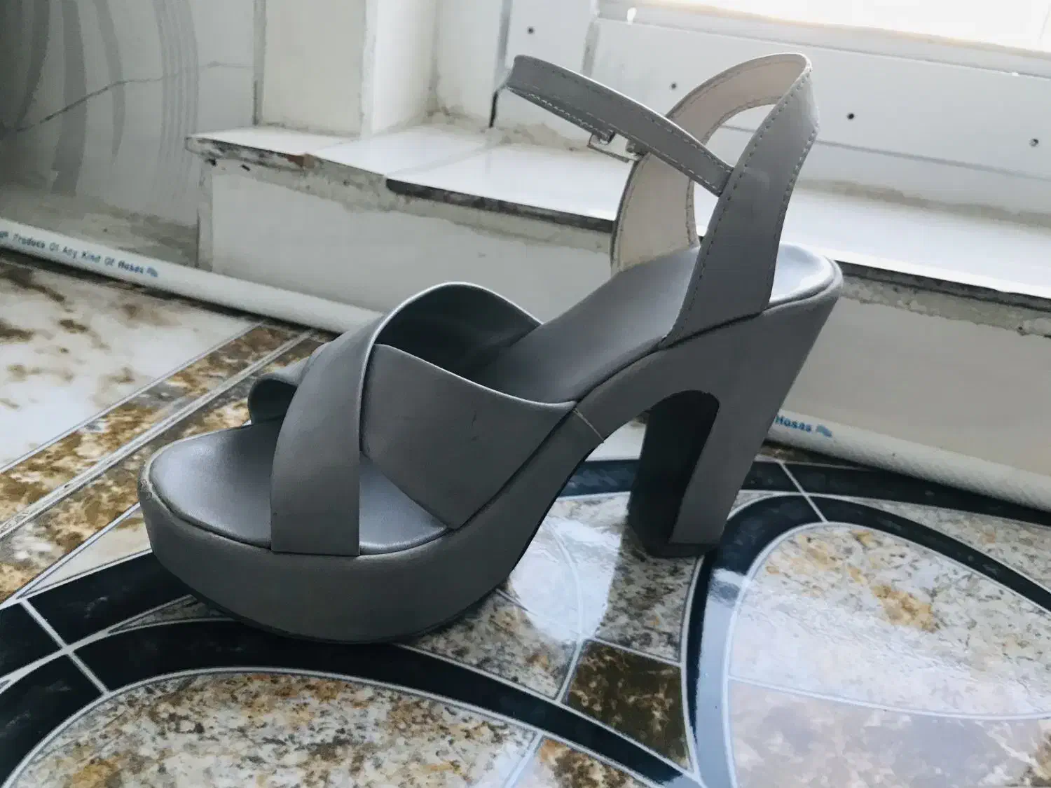 کفش توسی در حد نو|کیف، کفش، کمربند|جوانرود, |دیوار