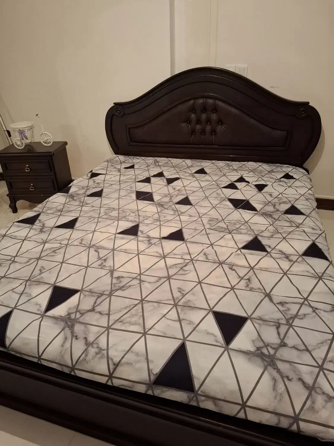 سرویس خواب دو نفره|تخت و سرویس خواب|همدان, |دیوار